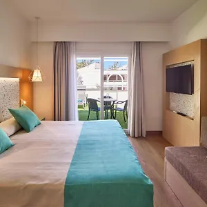 Universal Elisa Aparthotel